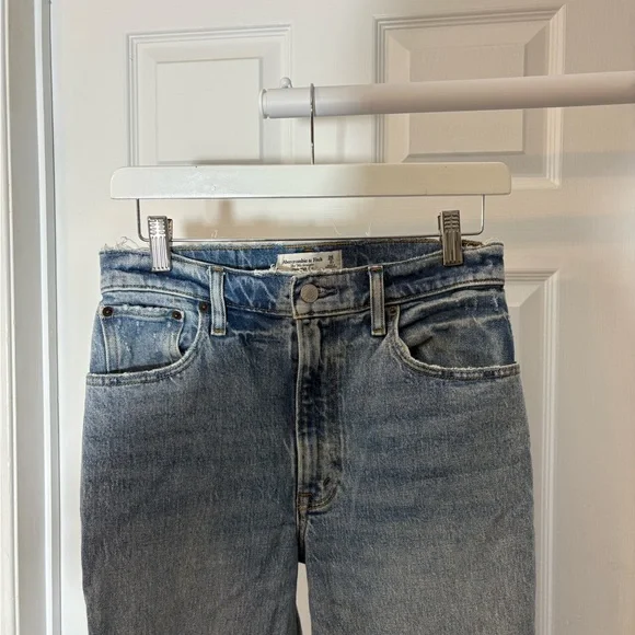 Abercrombie The 90s Straight Ultra High Rise Jeans Distressed Blue Size 26 / 2 - Picture 5 of 11
